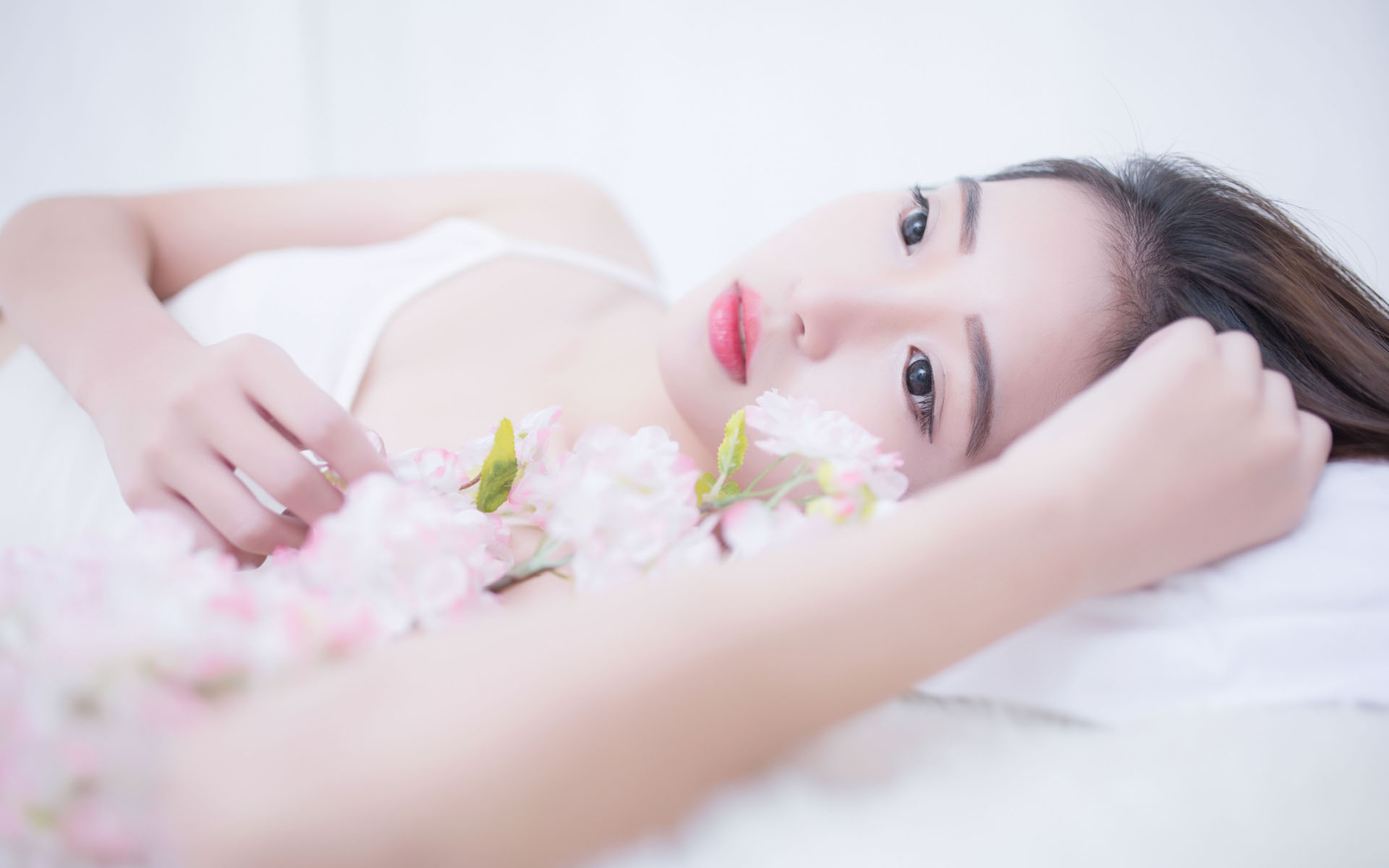 山东菏泽：玻璃生产加工忙